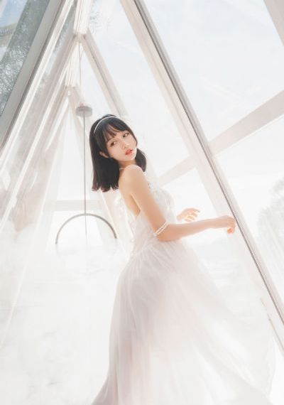一半海水一半火焰_十万网红美女美酱