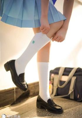 《裸体模特》电影在线观看_BD英语免费观看超清