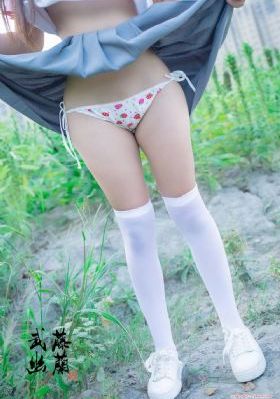 一边吃奶一边扎下边爽了视频_BD英语免费观看电视剧
